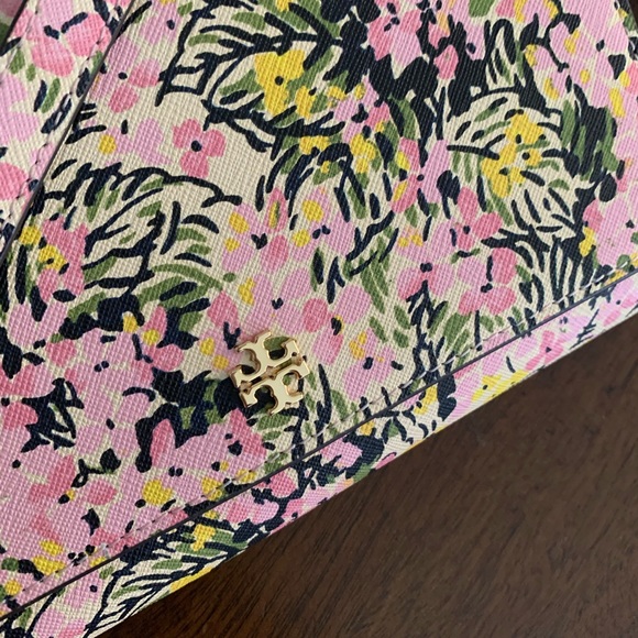 New 🌸 floral Tory Burch crossbody / wallet - Picture 2 of 8